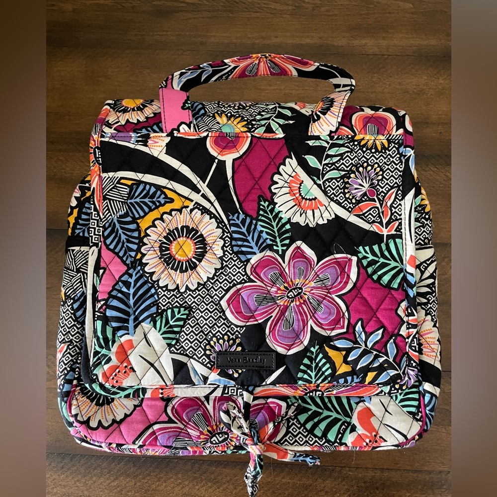 Vera Bradley Grand Hanging Organizer in Kauai Floral NWOT